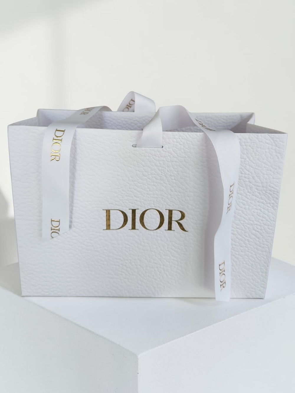 Dior Small White Gift Bag - Picture 2 of 6